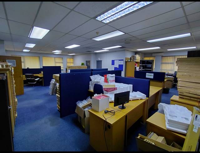 5,136M² OFFICE FOR SALE IN HALFWAY HOUSE